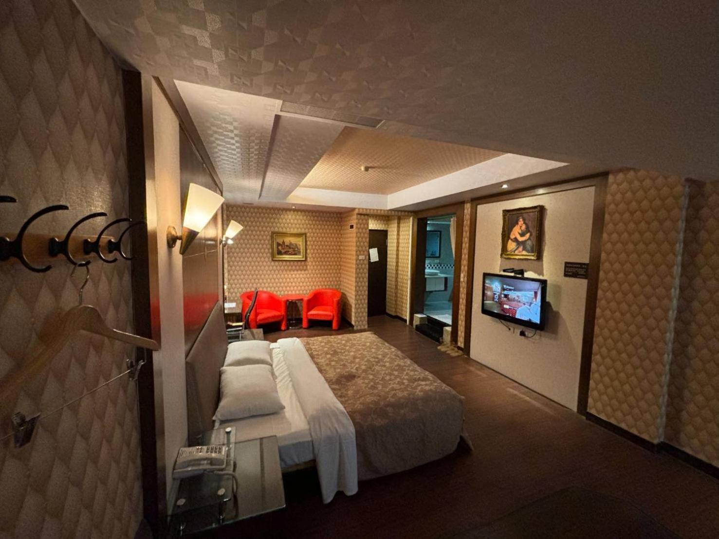 Hua Xiang Motel - Da Chang Kaohsiung Eksteriør bilde