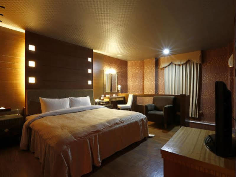 Hua Xiang Motel - Da Chang Kaohsiung Eksteriør bilde